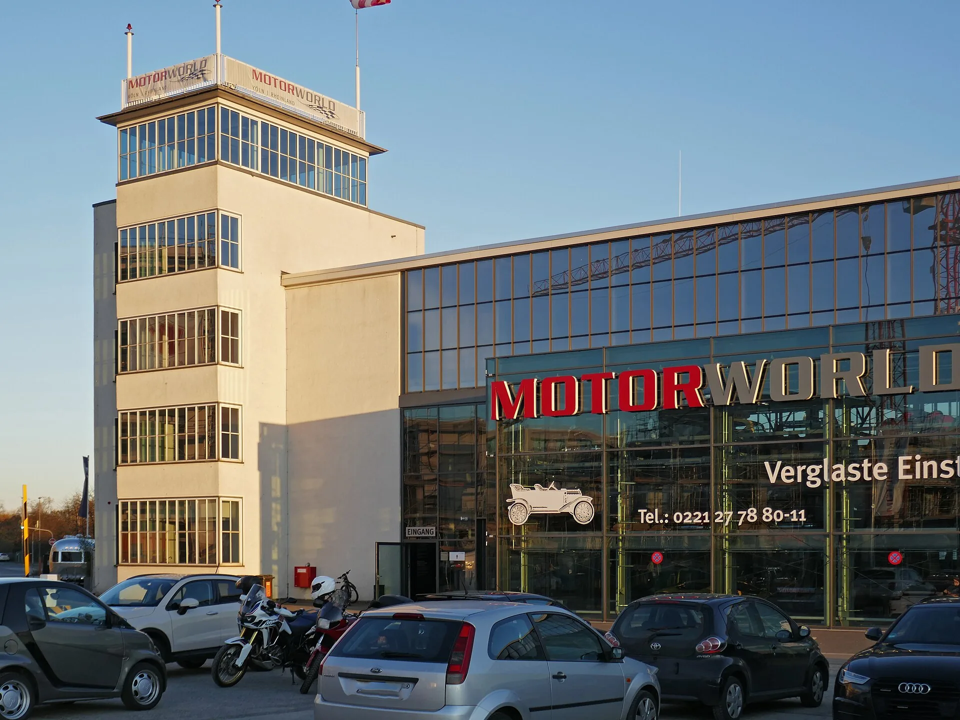 MotorWorld Köln-Rheinland — Haupteingang